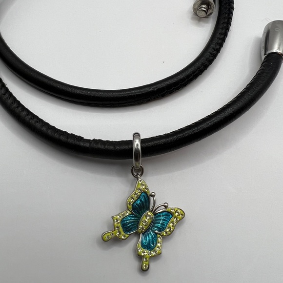 Ring - Picture 2 of 5